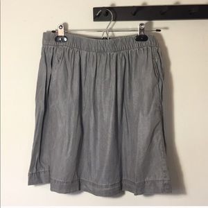 Gap skirt